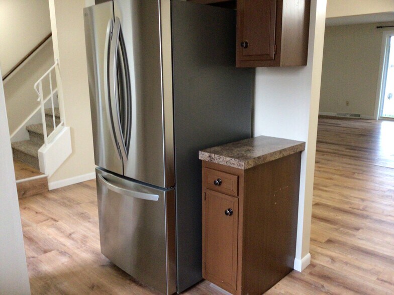 Kitchen - 6300 Portage St NW
