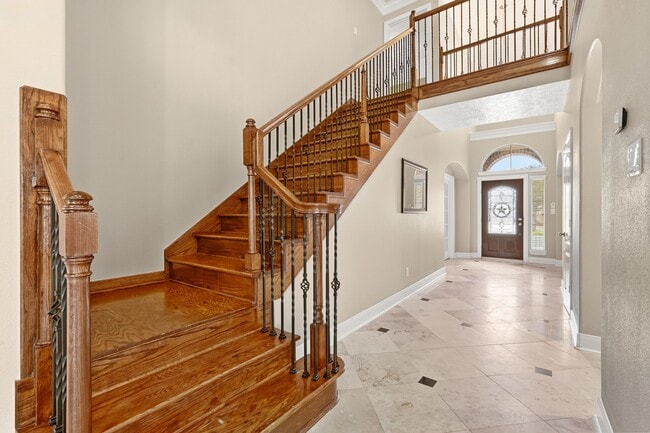 Building Photo - 2702 Pine tr