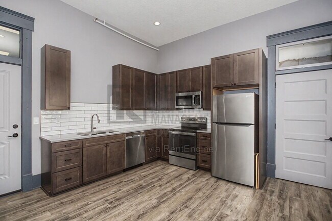 Building Photo - 1214 2nd St