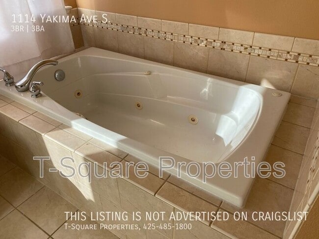 Building Photo - 1114 Yakima Ave S