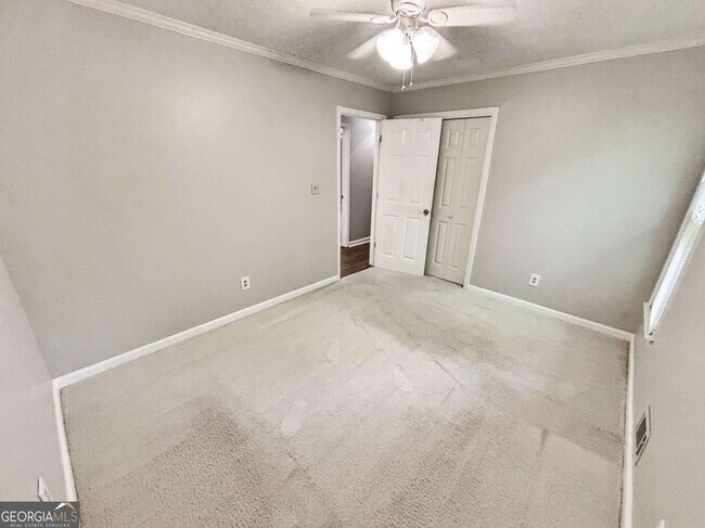 Building Photo - 2026 N Cove Ct
