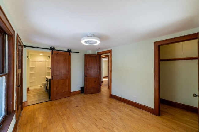 Building Photo - 3 Bedroom Appleton House