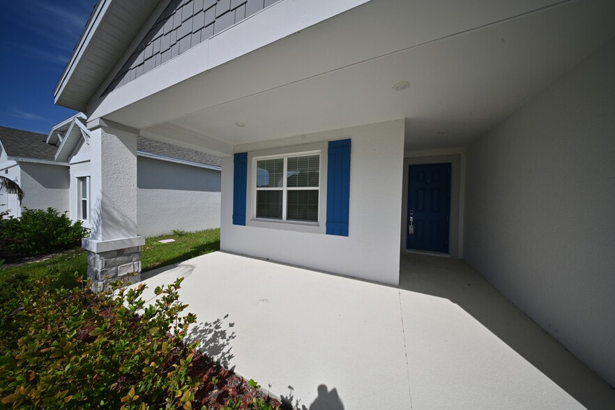 Building Photo - 26340 Feathergrass Cir