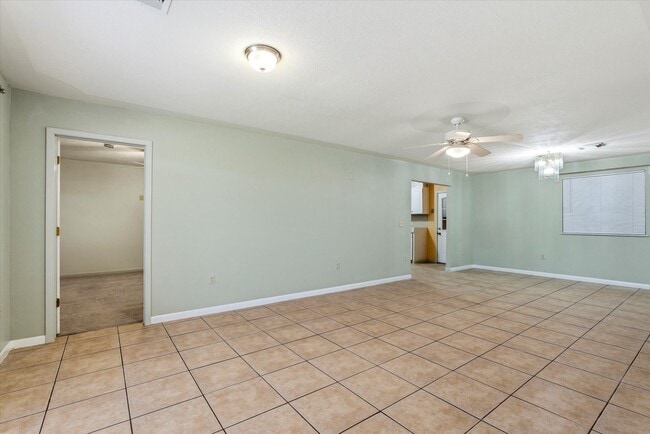 Building Photo - 831 Terryhollow St