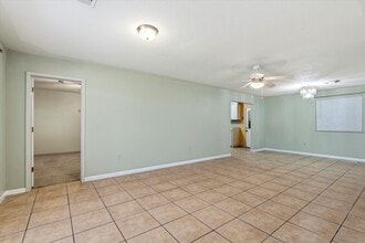 Building Photo - 831 Terryhollow St