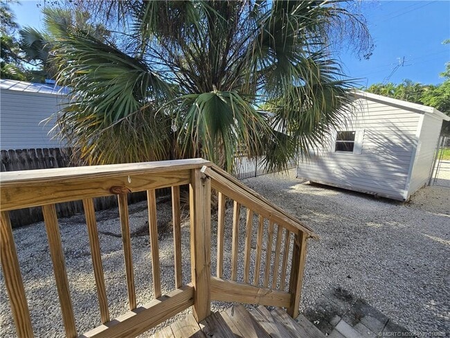 Building Photo - 112 NE 18th St