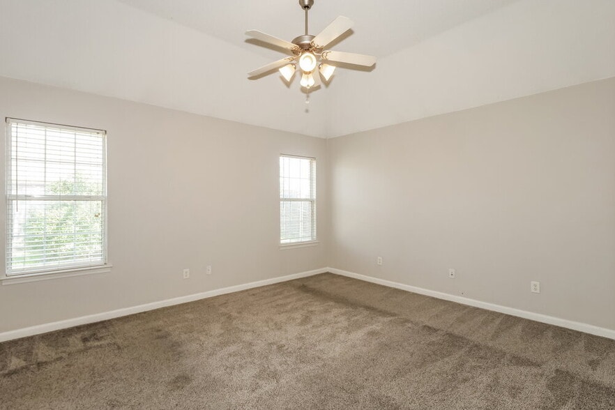 Building Photo - 9908 Tremont Dr