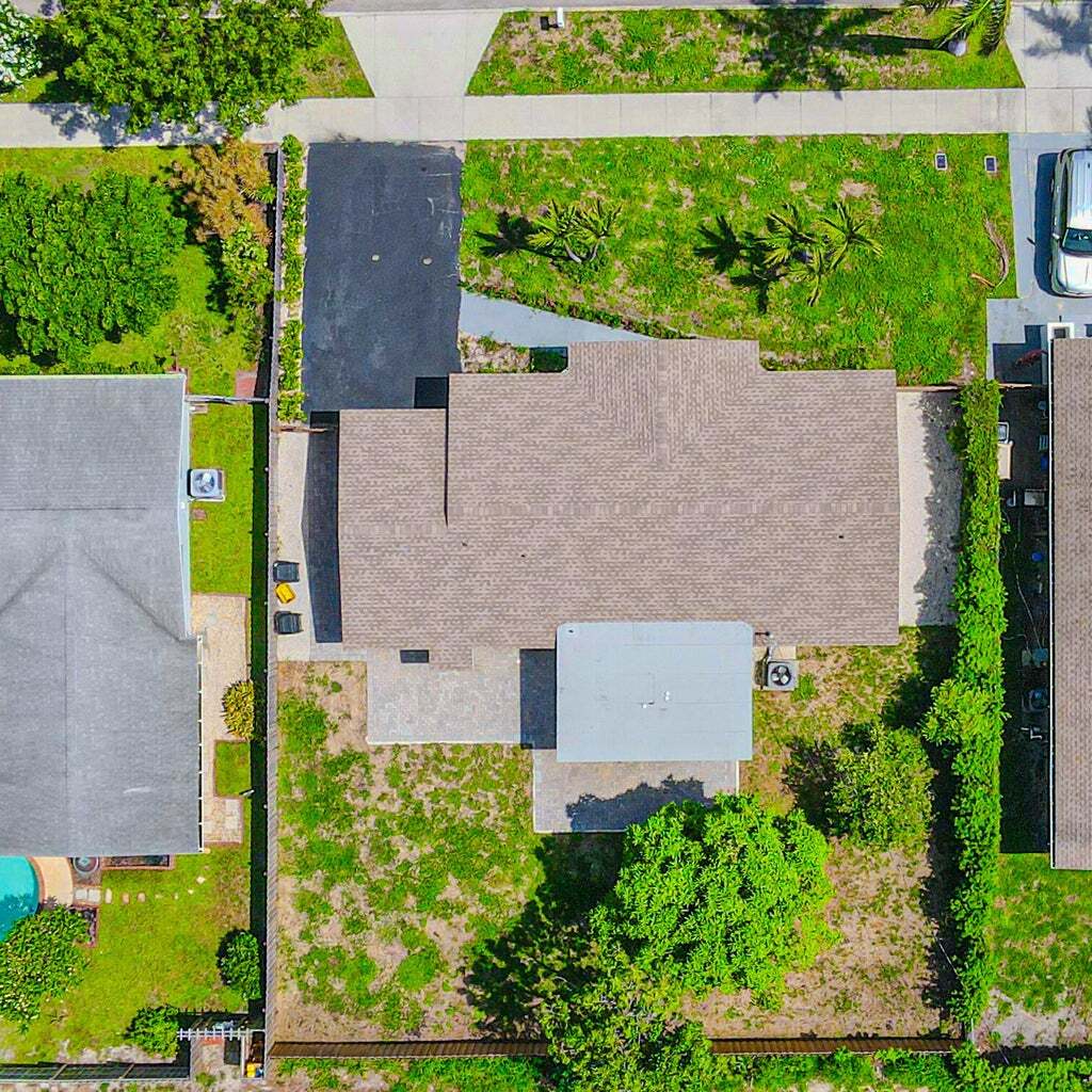 Building Photo - 1717 16th Ct N