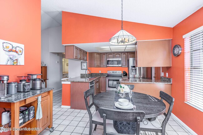 Building Photo - 1347 Nelson Ct
