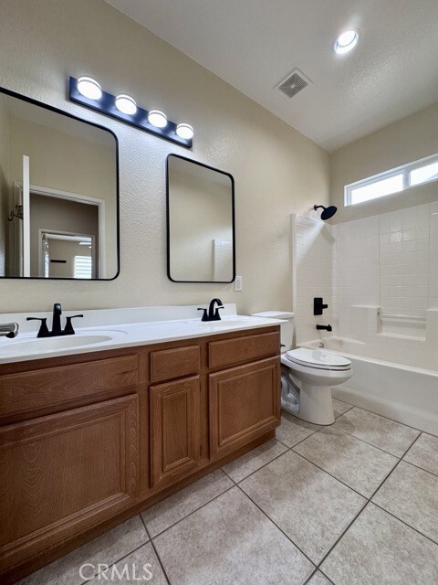 Building Photo - 31536 Whitedove Ln