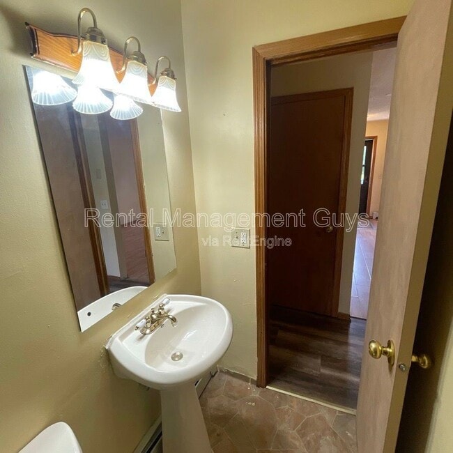 Building Photo - 501 N Morgan Ave