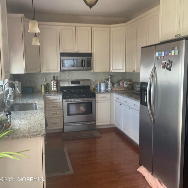 Building Photo - 45 E Pampano Dr
