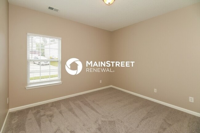 Building Photo - 4 Bedroom Pet-Friendly Home in Stockbridge, GA with Main Street Renewal