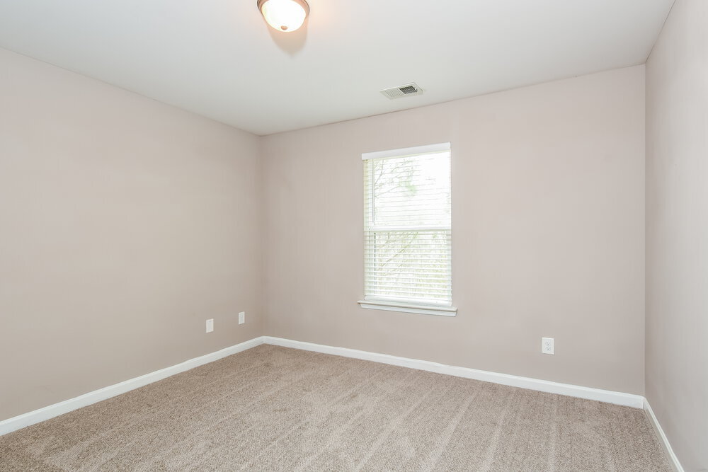 Building Photo - 602 Fieldcrest Dr