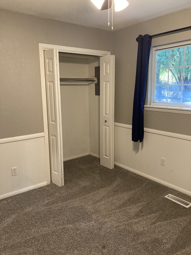 Building Photo - 5024 S 85th East Ave