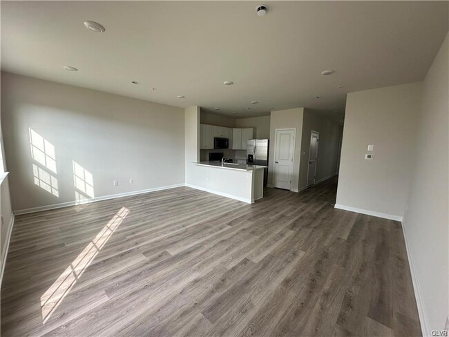 Building Photo - 1191 Susan Cir