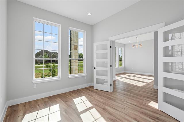 Building Photo - 681 Davenport Dr