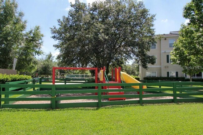 Building Photo - 18119 Back Stretch Ln