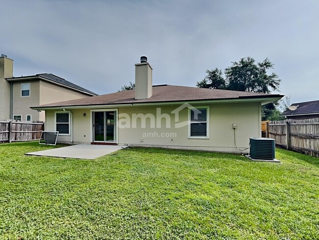 Building Photo - 8216 Leafcrest Dr