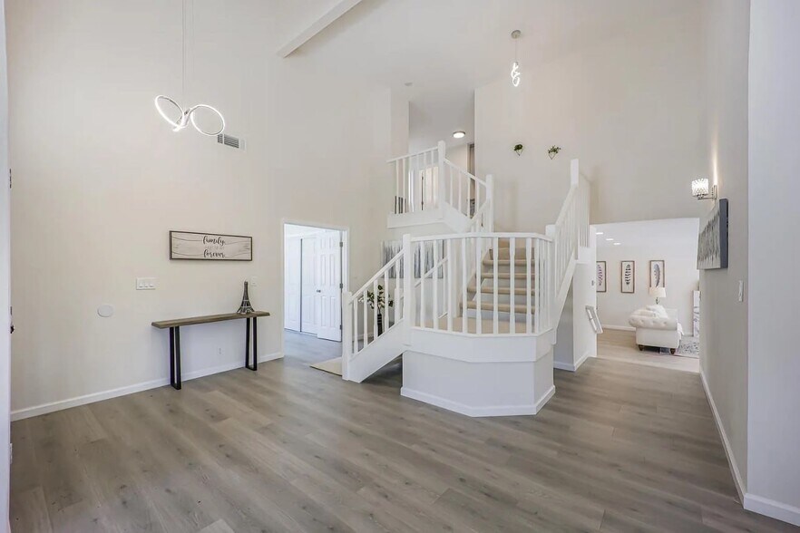 Building Photo - 3491 Clover Oak Dr