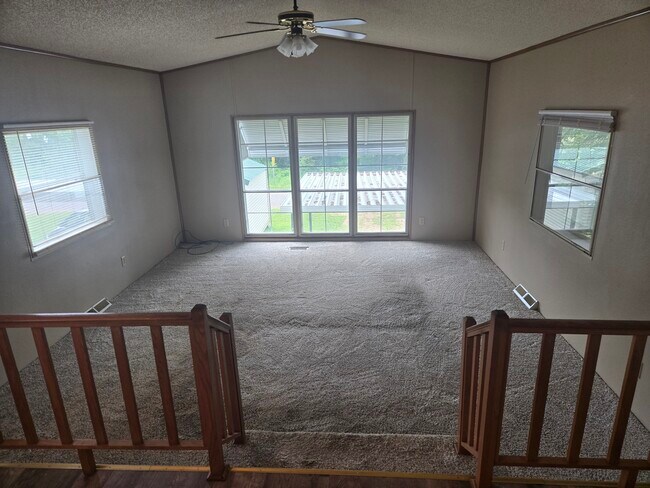 Building Photo - 12525 Knollwood Ln