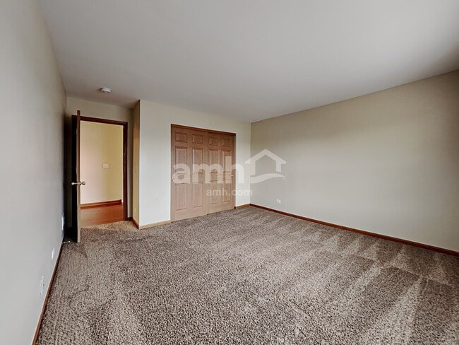 Building Photo - 255 Springwood Dr
