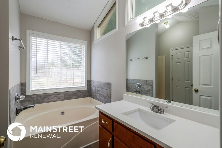 Building Photo - 5107 Scenic View Rd