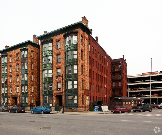 Primary Photo - Vendome Apartments