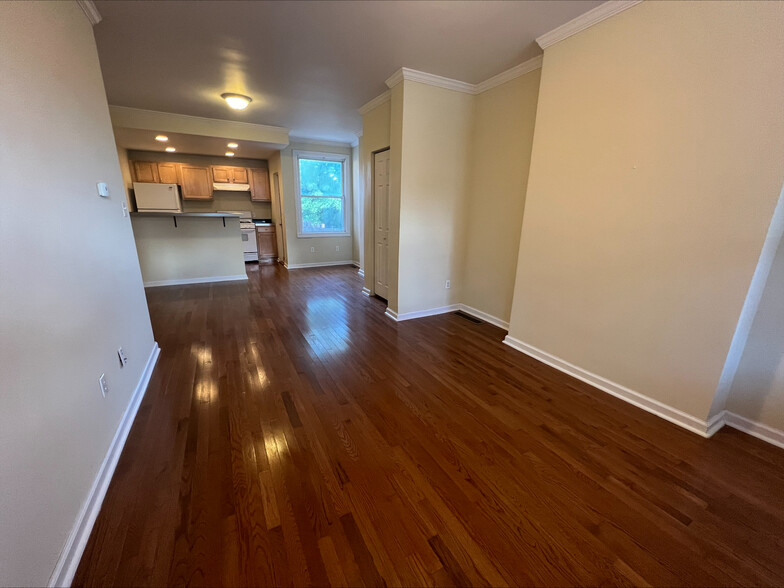 Building Photo - 5309 Wellesley Ave