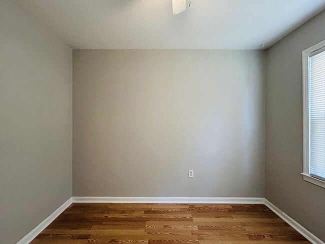 Building Photo - 2955 Lexington Ct