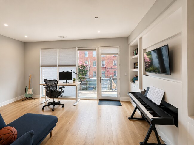 Building Photo - LUXURY CONDO BY METRO