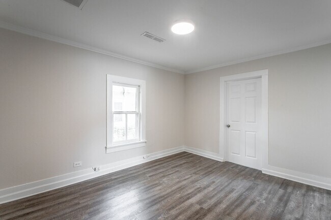 Building Photo - 2 Bedroom Home Just Off Main Street in Mill Town