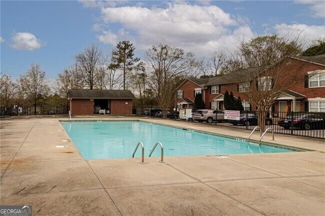 Building Photo - 460 S Barnett Shoals Rd