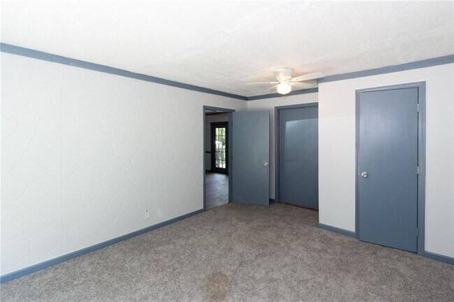 Building Photo - 504 Ash Ln
