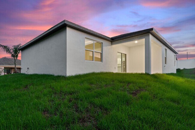 Building Photo - 360 Hibiscus Dr