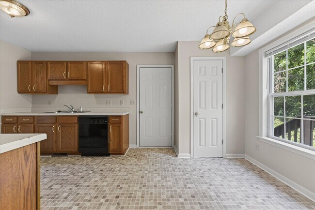 Building Photo - Three Bedroom in Sango!