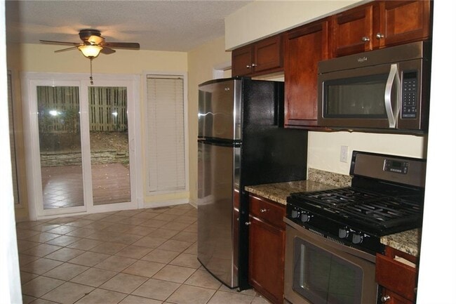 Building Photo - 4239 Glenforest Way