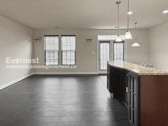 Building Photo - 1313 Cheswick Ln