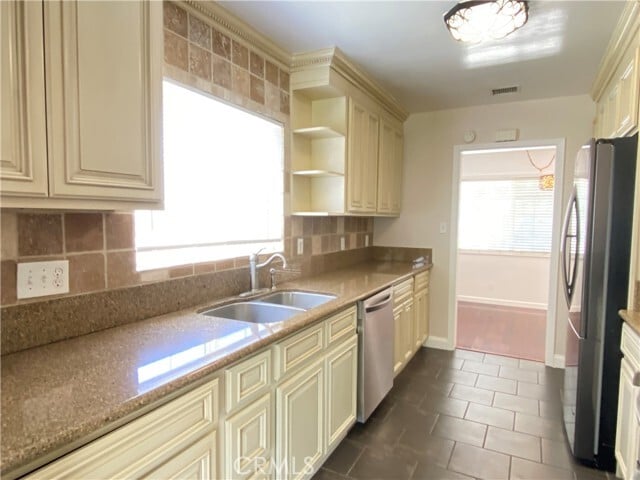 Building Photo - 472 Geneva Ave