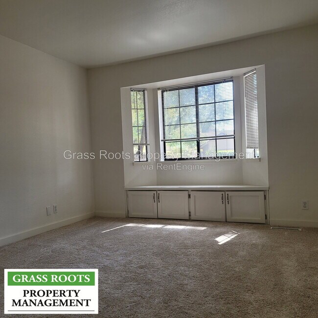 Building Photo - 15099 Fay Rd