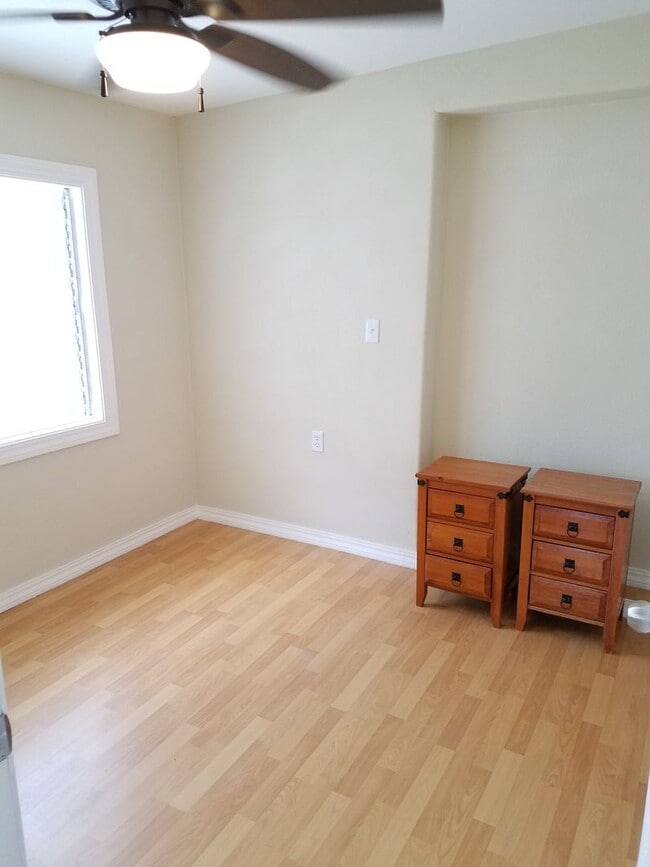 Building Photo - 2 Bed 1 Bath in Beautiful Kailua