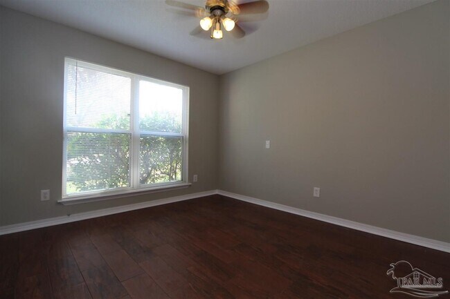 Building Photo - 2042 Hamilton Crossing Dr