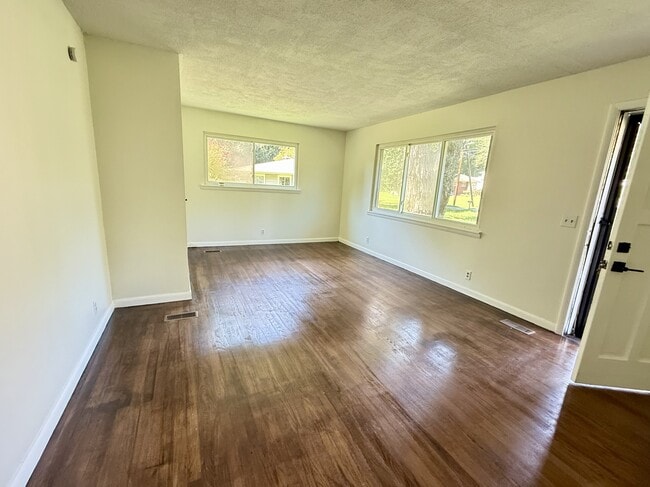 Building Photo - 6622 Gary Ln