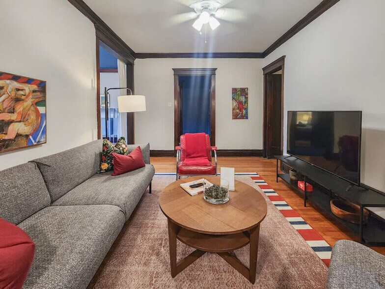 Building Photo - 3759 N Wayne Ave