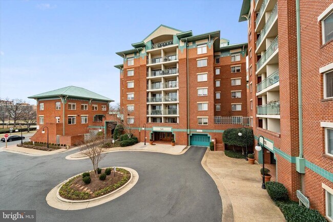 Building Photo - 545 E Braddock Rd