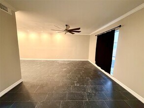 Building Photo - 811 Threadneedle St