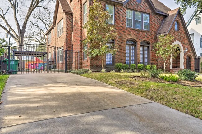 Driveway - 2406 Arbor St