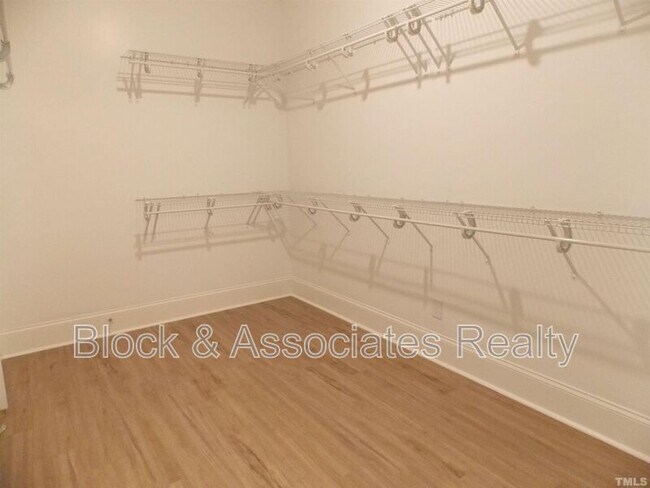 Building Photo - 2940 Thurman Dairy Lp