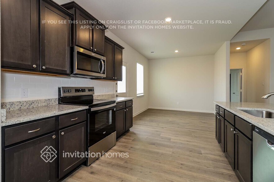 Building Photo - 10004 Pilot Pl