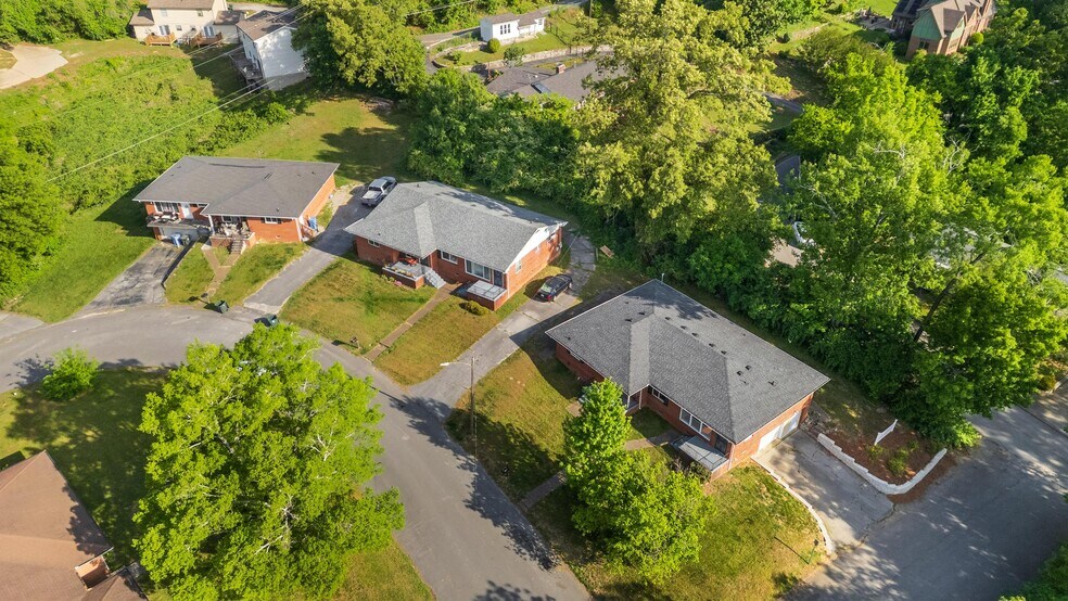 Building Photo - 301 Wygoda Cir